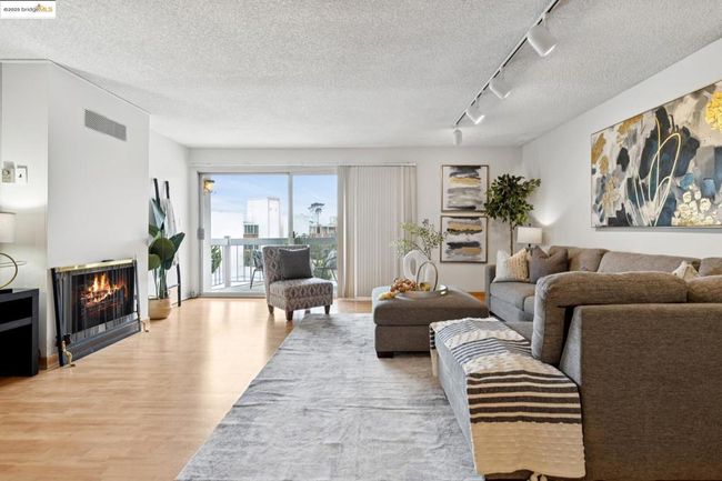 APT-320 - 960 Shorepoint Ct, Condo with 2 bedrooms, 2 bathrooms and 2 parking in Alameda CA | Image 11