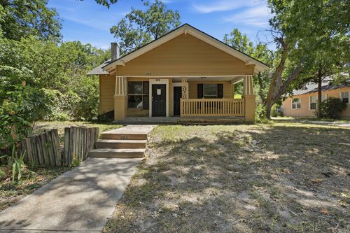320 Kirven Avenue, Waxahachie, TX, 75165 | Card Image