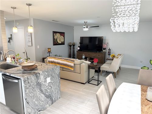 202-9 Vista Palm Ln, VERO BEACH, FL, 32962-0809 | Card Image