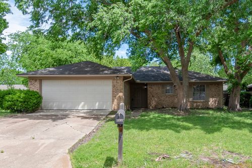 3107 Arkansas Cir, Sherman, TX, 75090-9151 | Card Image