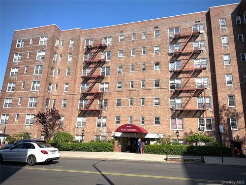 5c-9002 63rd Dr, Rego Park, NY, 11374-3803 | Card Image