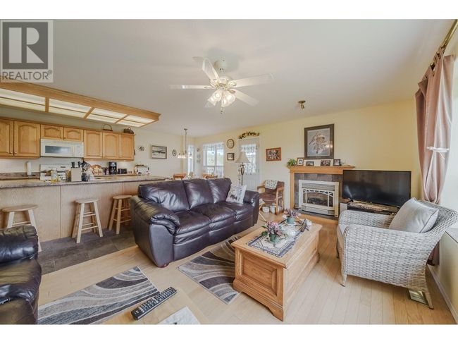 8562 Skyline Dr, House other with 5 bedrooms, 3 bathrooms and null parking in 70 Mile House BC | Image 15