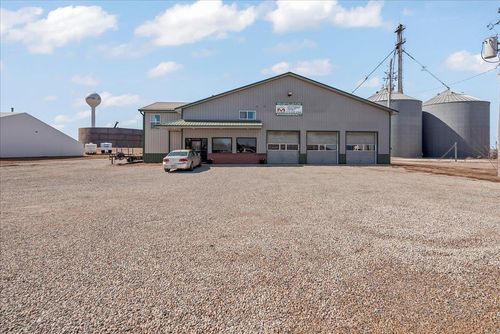 900 S Canfield Rd, Dunkerton, IA, 50626 | Card Image