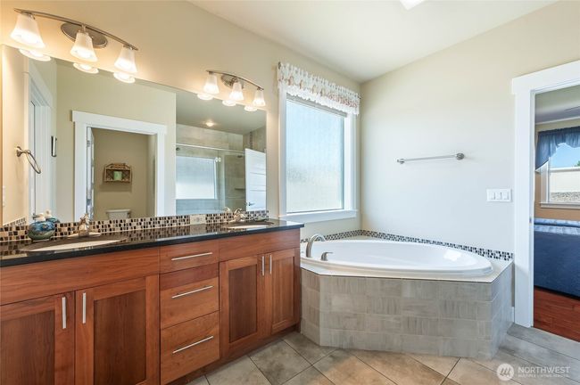 Primary Bathroom double vanity | Image 9