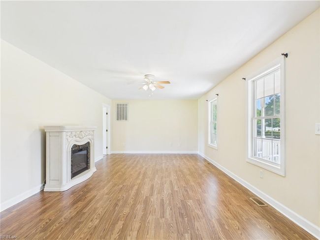 2012 Mark Pine Rd, House other with 2 bedrooms, 3 bathrooms and null parking in Hayes VA | Image 12