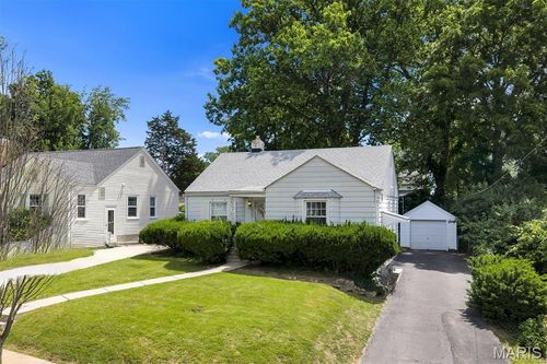 2828 Manderly Dr, Saint Louis, MO, 63144-2630 | Card Image