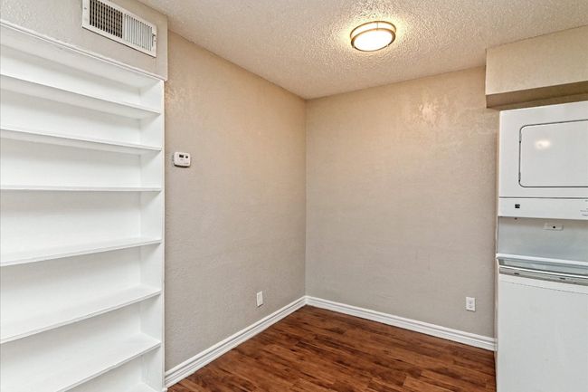 APT-120 - 2401 Manor Rd, Condo with 2 bedrooms, 1 bathrooms and null parking in Austin TX | Image 12