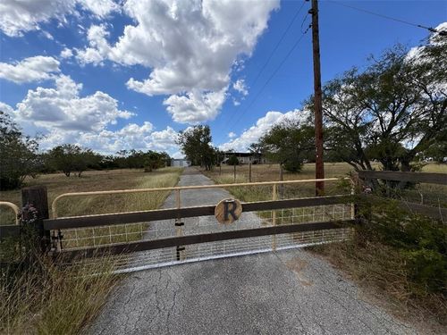 121 County Road 133, George West, TX, 78022-3453 | Card Image