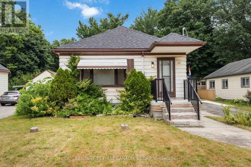 142 Highbury Ave N, London, ON, N5Z2W4 | Card Image