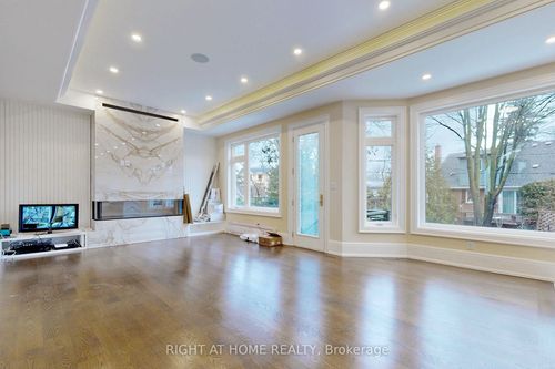 10 Jocelyn Cres, North York, ON, M3B1A2 | Card Image