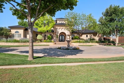 201 Duval Dr, Levelland, TX, 79336-8019 | Card Image