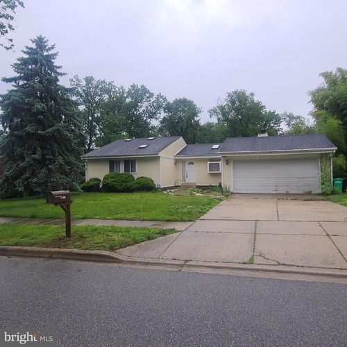 8215 Cagle Rd, FORT WASHINGTON, MD, 20744-5508 | Card Image