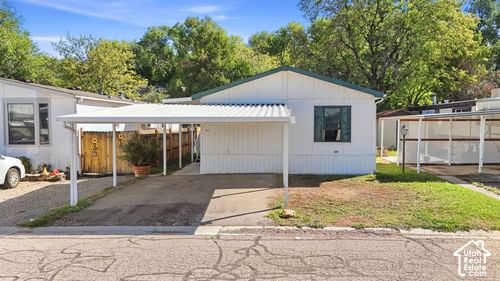 33 Tiny Wood Dr, Sandy, UT, 84070-2666 | Card Image