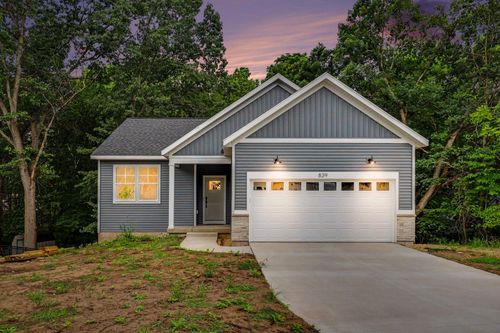839 Morgan Dr, Belding, MI, 48809-9227 | Card Image