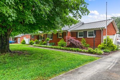 108 Van Buren St, House other with 3 bedrooms, 2 bathrooms and 6 parking in Mc Minnville TN | Image 2