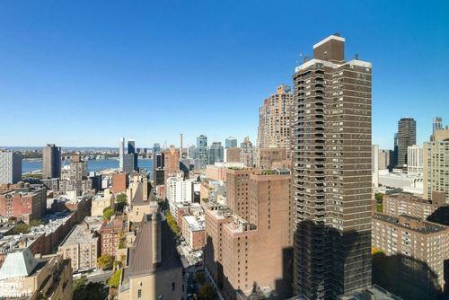 39f-322 W 57th St, New York, NY, 10019-3725 | Card Image
