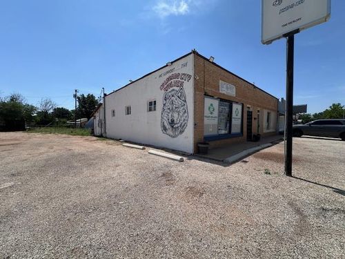 1032 Hickory St, Colorado City, TX, 79512-5214 | Card Image