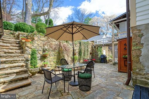 40162 Main St, WATERFORD, VA, 20197-2005 | Card Image