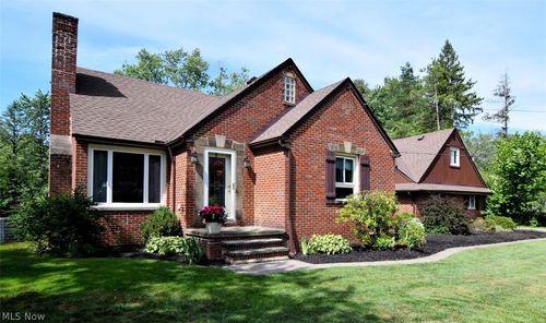 30235 Woodall Dr, Solon, OH, 44139-1260 | Card Image