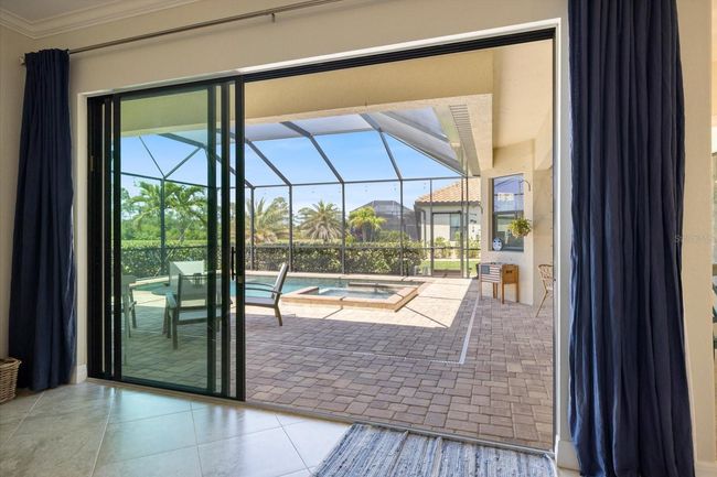 Triple Slider view to Lanai | Image 19