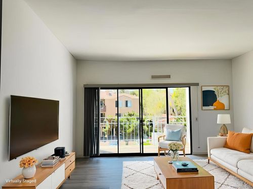 2p-8320 Regents Road, San Diego, CA, 92122 | Card Image