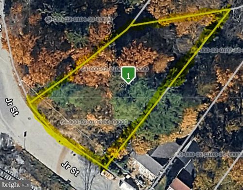 8 Junior St, GLEN ROCK, PA, 17327-1315 | Card Image