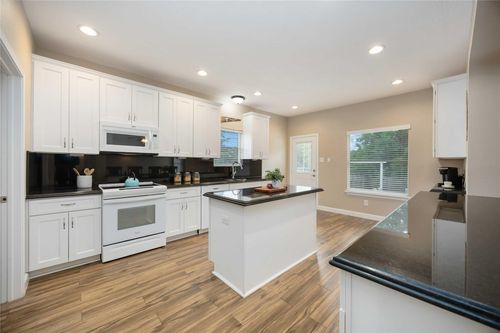 5498 Appleblossom Ln, Friendswood, TX, 77546-3343 | Card Image