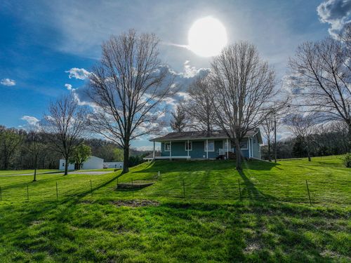 5855 Se 981 Pvt Rd, Collins, MO, 64738-8224 | Card Image