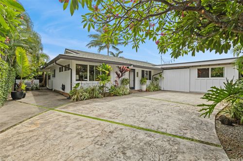 321 Kealahou Pl, Kailua, HI, 96734-2451 | Card Image