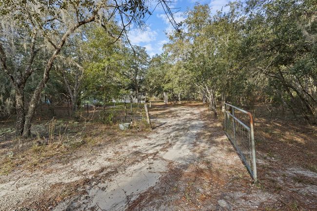 10431 Ne 32nd Ln, House other with 3 bedrooms, 2 bathrooms and null parking in BRONSON FL | Image 16