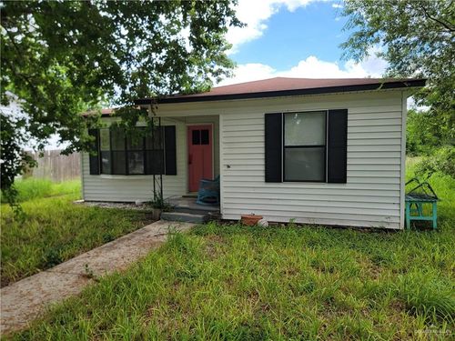 111 Pecan St, Los Fresnos, TX, 78566-3110 | Card Image