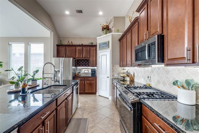 Kitchen | Image 6