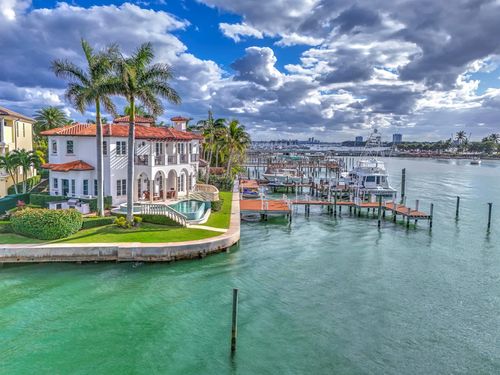 2775 Lake Dr, Riviera Beach, FL, 33404-3815 | Card Image
