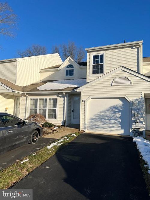 81 Banbury Ct, HOLLAND, PA, 18966-2625 | Card Image