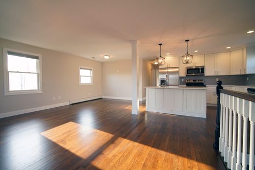 35 Lee Ave, Babylon, NY, 11702-4210 | Card Image