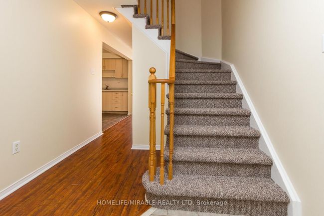 6 Sinclair Crt, Condo with 3 bedrooms, 3 bathrooms and 1 parking in Brampton ON | Image 6