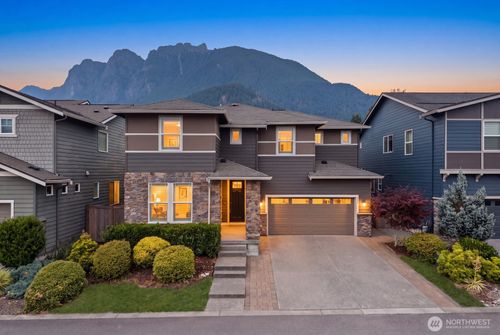 356 Vaughan Blvd Ne, North Bend, WA, 98045-8305 | Card Image