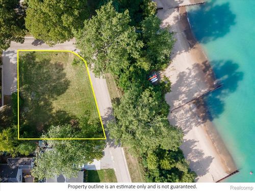 7102 Lakeview Dr, Lexington, MI, 48450-8876 | Card Image