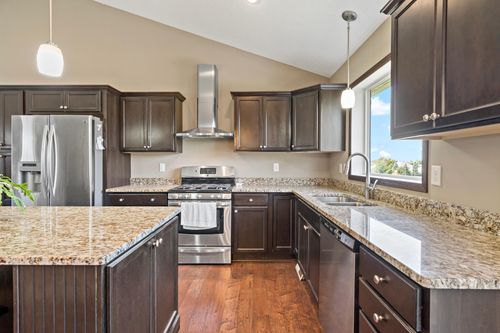 1363 Ridge Ln, Shakopee, MN, 55379-4673 | Card Image
