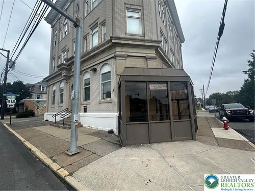 1 N Broadway, Wind Gap, PA, 18091-1276 | Card Image