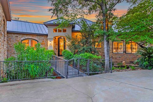 213 Beaver Cir, Horseshoe Bay, TX, 78657-7293 | Card Image