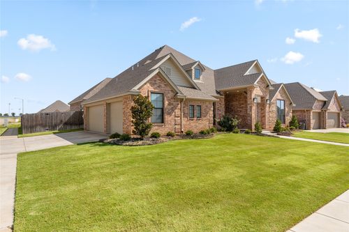 5682 Black Stone Dr, Wichita Falls, TX, 76310-1800 | Card Image