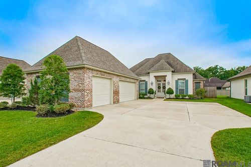 37537 Cypress Hollow Ave, Prairieville, LA, 70769-4455 | Card Image