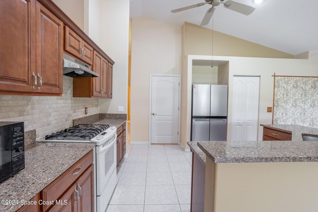 645 Brockton Way, House other with 3 bedrooms, 2 bathrooms and null parking in West Melbourne FL | Image 4