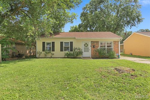 316 W I St, Swansea, IL, 62226-4334 | Card Image