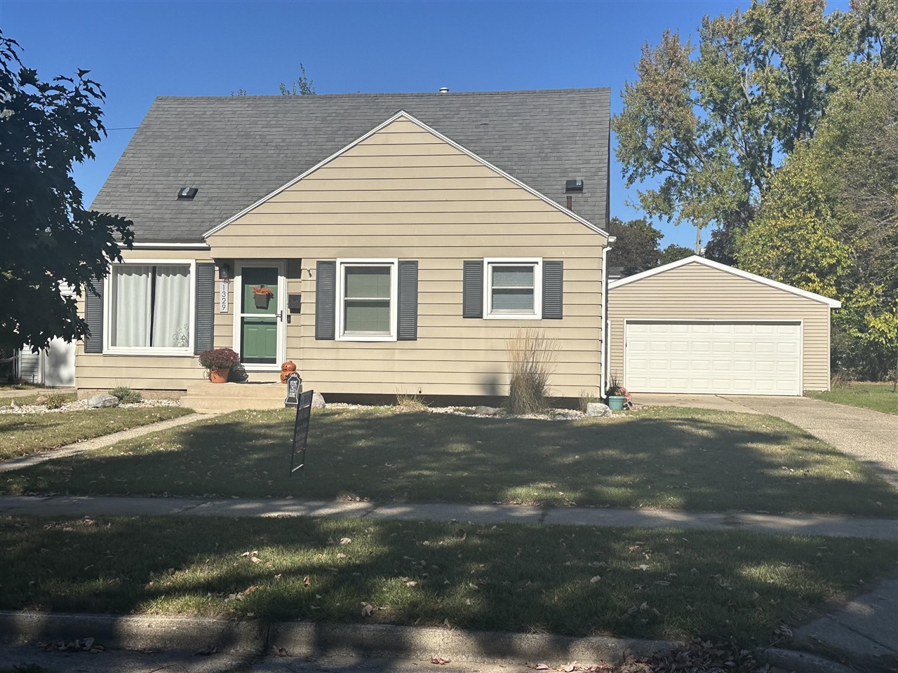 Northlawn St, Grand Rapids, MI 49505