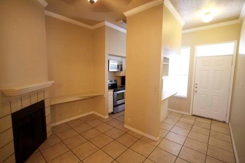 apt-208-2814 Nueces St, Austin, TX, 78705-3746 | Card Image