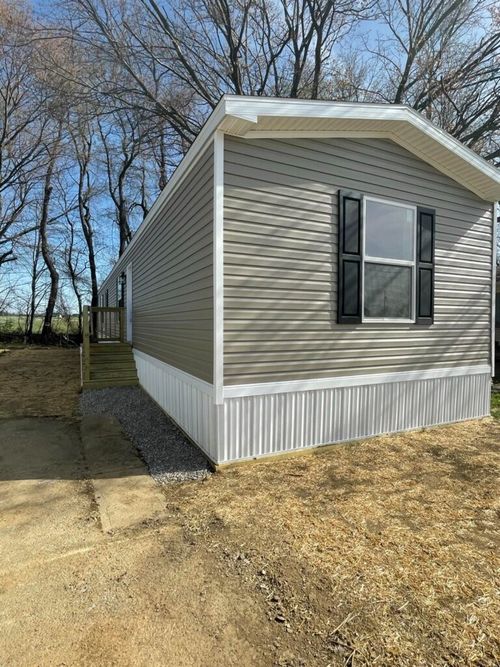 146 Roundtop Cir, Scottdale, PA, 15683-1195 | Card Image