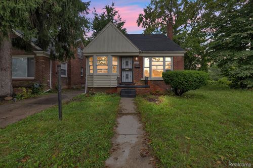 13807 Wadsworth St, Detroit, MI, 48227-3067 | Card Image