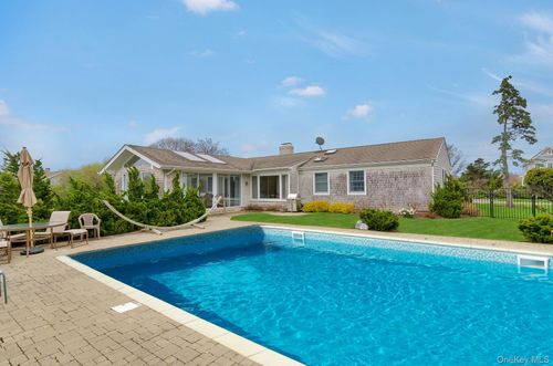 62 Bayfield Ln, Westhampton Beach, NY, 11978-2529 | Card Image